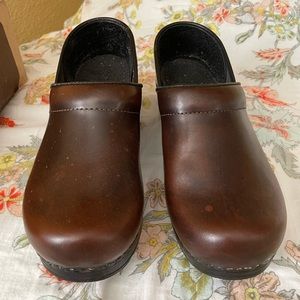 Brand New! Troentorp Cola Brown Leather Clogs